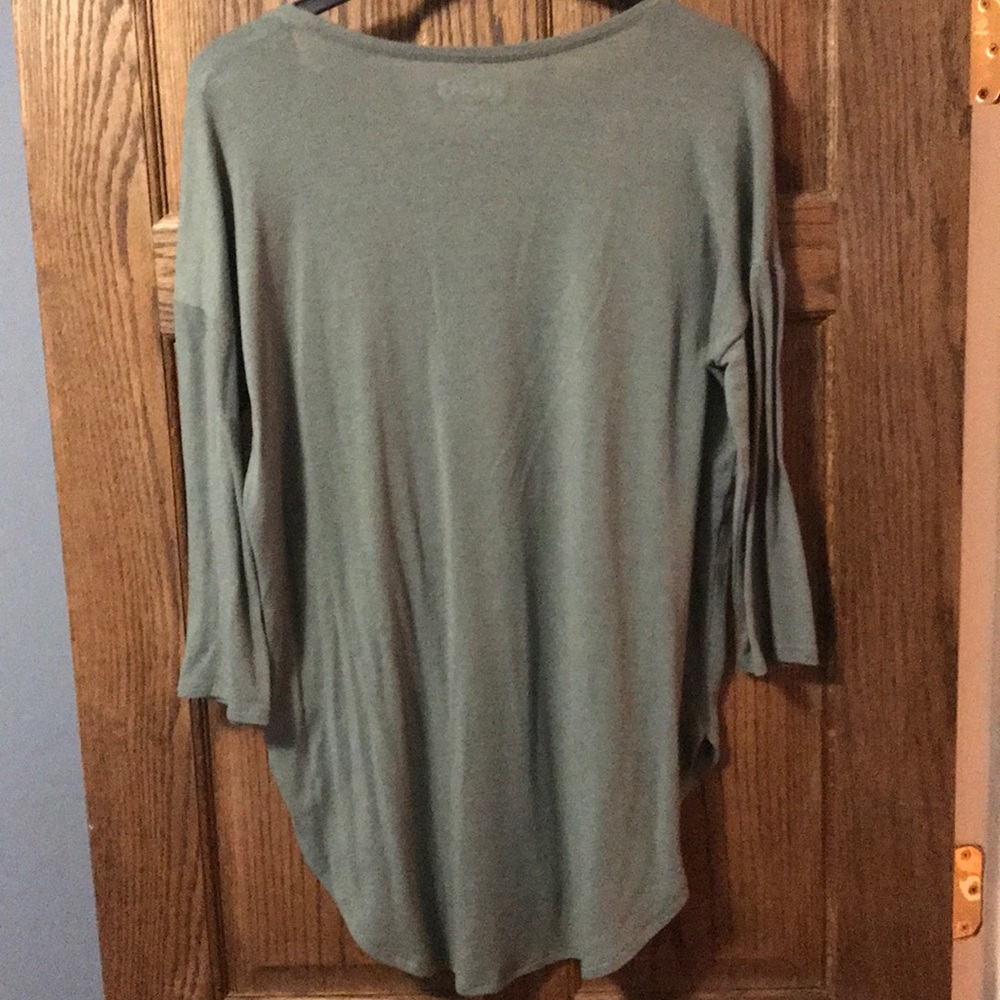 3/4 sleeve long top - Picture 2 of 2